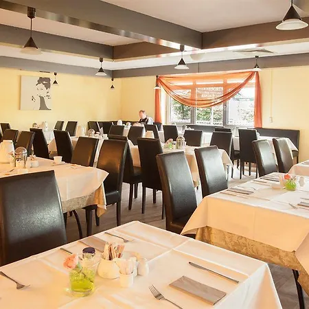 מלון Stralsund 2*