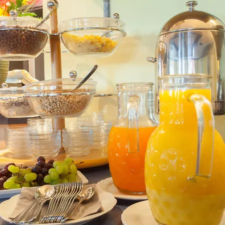 מלון Stralsund 2*