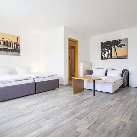 Szálloda Stralsund 2*