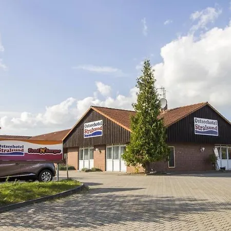 מלון Stralsund 2*