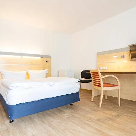 Hotel Motel Stralsund 2*