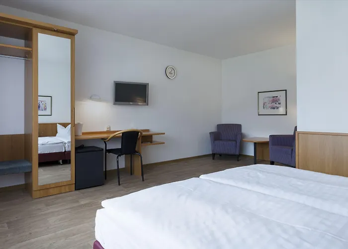 מלון Stralsund 2*